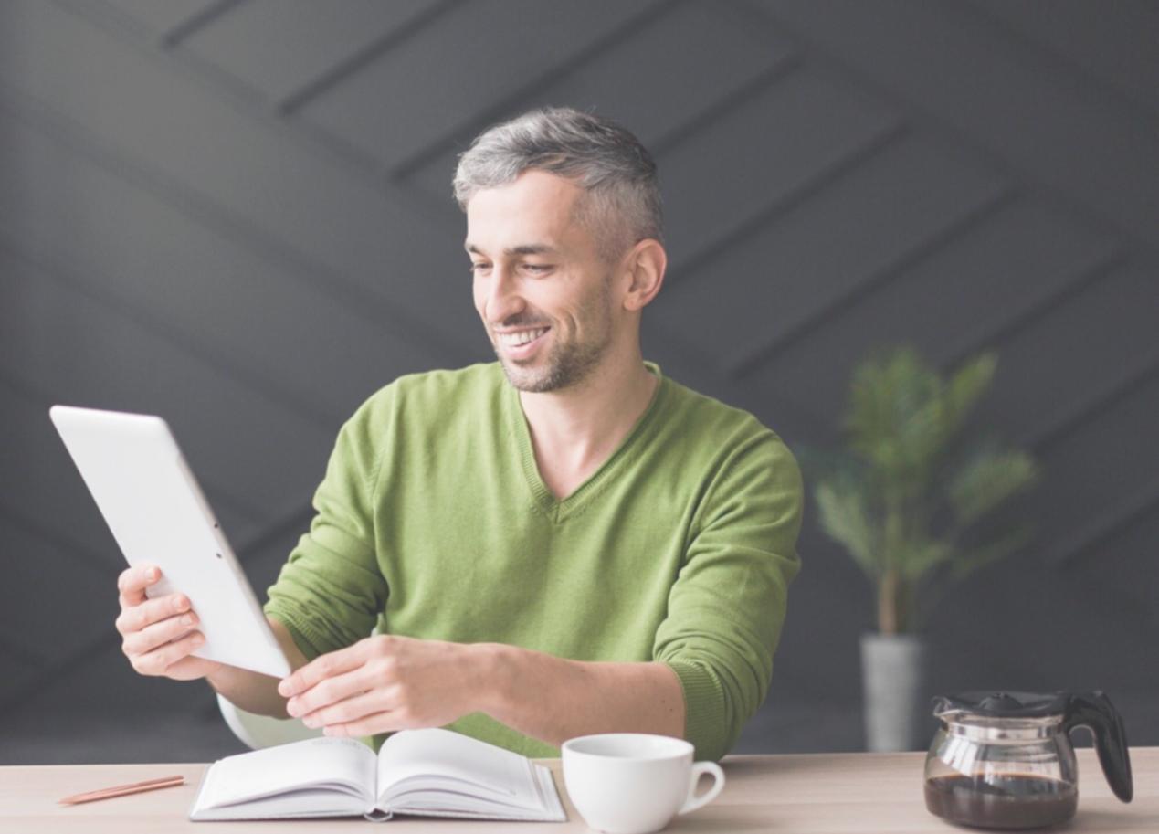 Analyse détaillée de documents financiers et graphiques de rentabilité